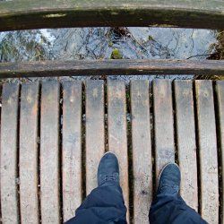 Auf einer Brücke